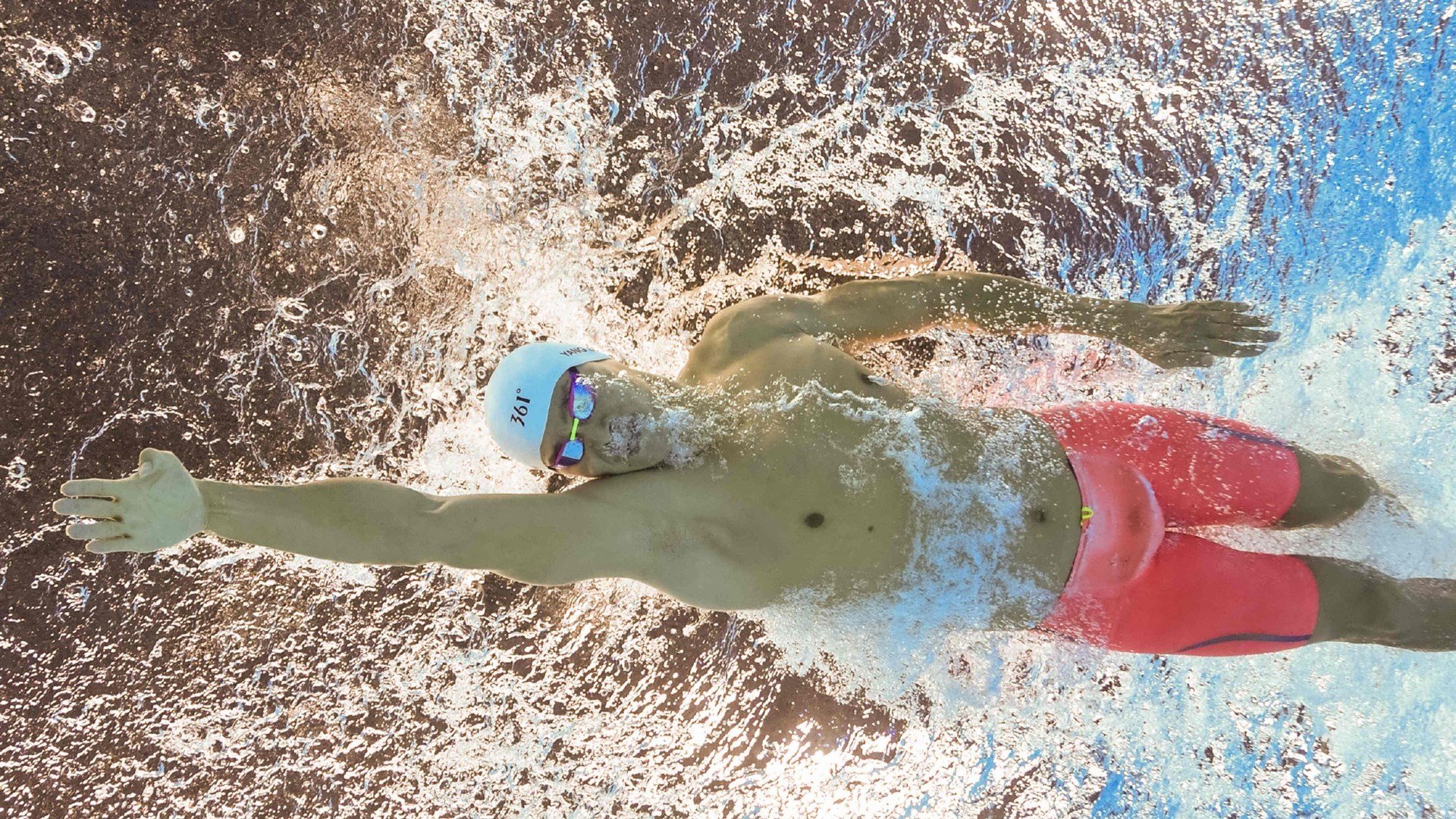 伊朗血拼克罗地亚，当宿命之墙撞上天赋之海