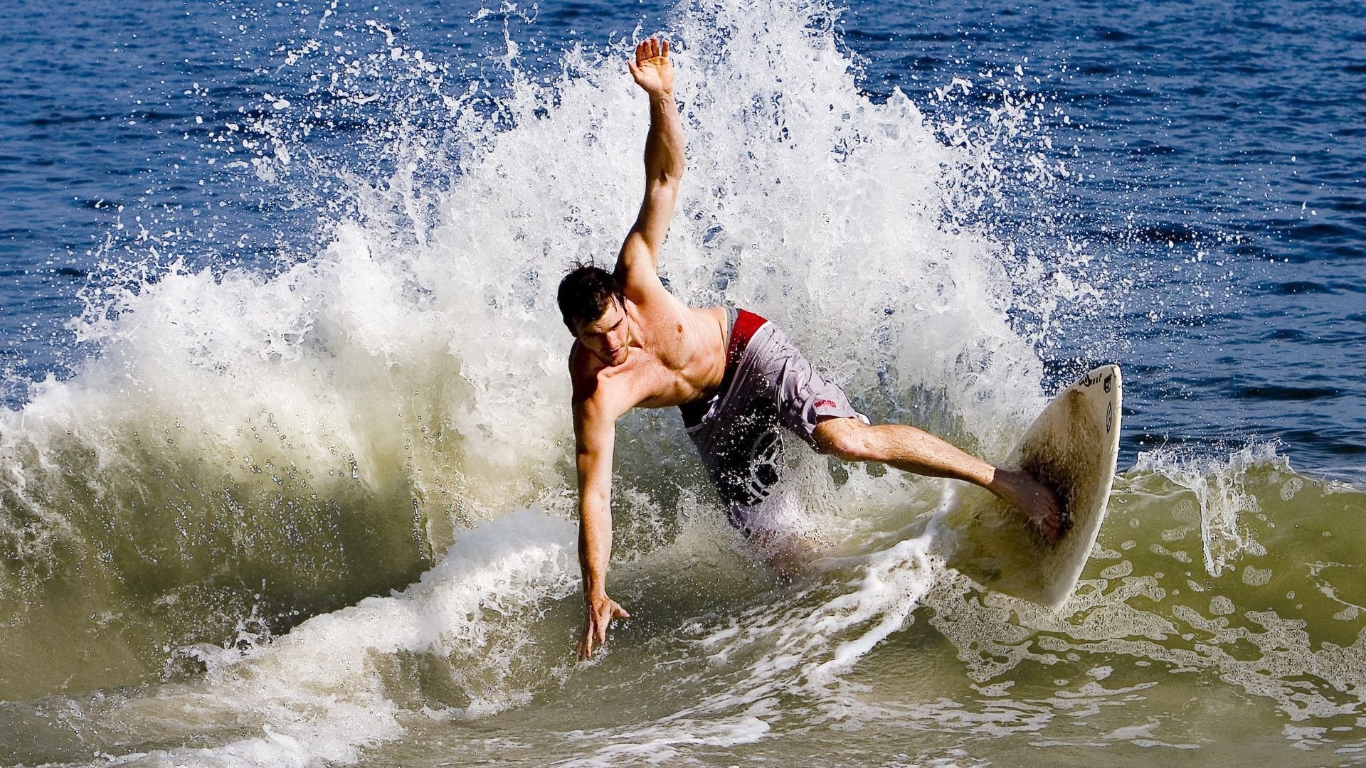 布伦森狂飙40+引爆中美对抗!掘金轻取山西背后,中国篮球该学什么?